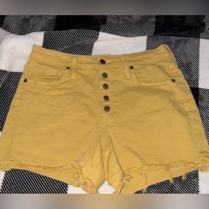 Yellow cute shorts!